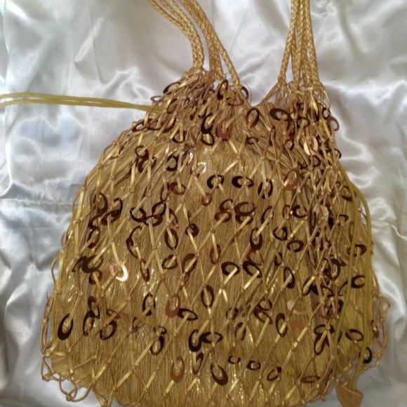 Sequin Bag in Shimmering Gold for that Special Occasion - Picture 7 of 12